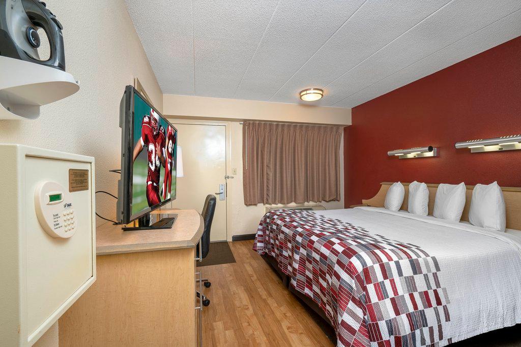 Red Roof Inn & Suites Detroit - Melvindale/Dearborn Εξωτερικό φωτογραφία